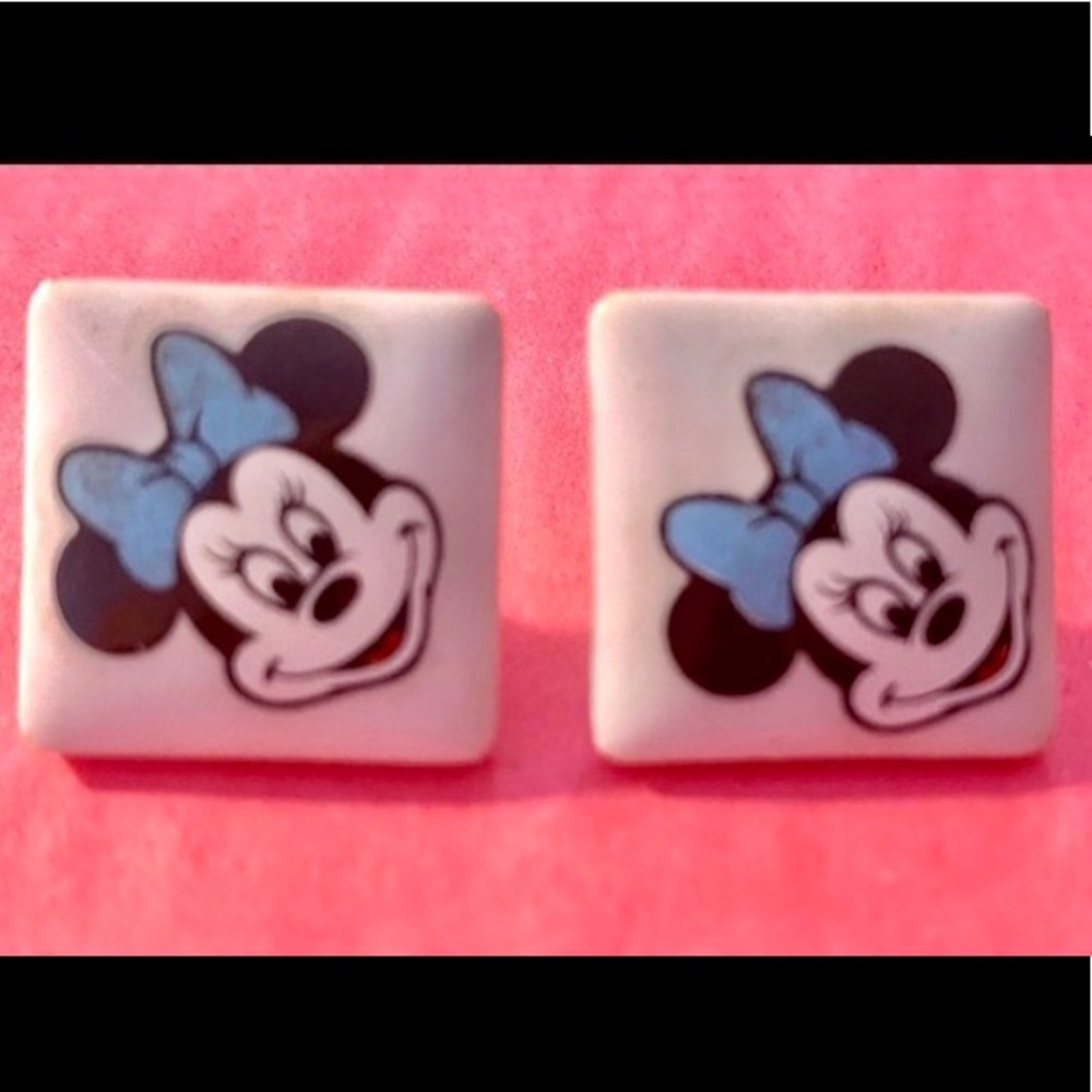 Vintage Disney Minnie Mouse Post Earrings Adorable!